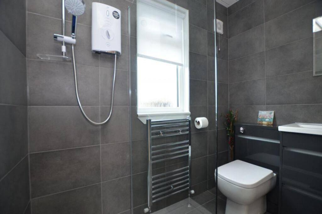 Ideally Located Modern Flat Apartment Troon Exterior photo