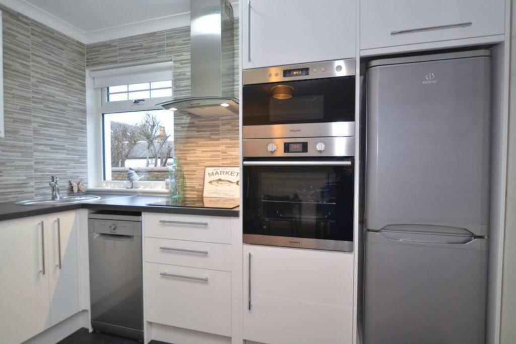 Ideally Located Modern Flat Apartment Troon Exterior photo