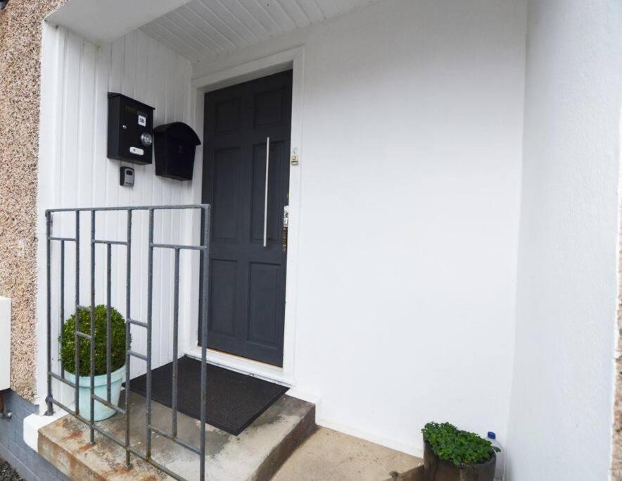Ideally Located Modern Flat Apartment Troon Exterior photo
